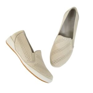 Dansko Womens Odina Milled Nubuck Sand Slip On Loafers Walking Shoes Size 6.5 7
